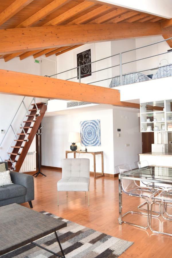 Architect-Designed Loft In A Historic Hilltop Neighborhood Lisbon Luaran gambar