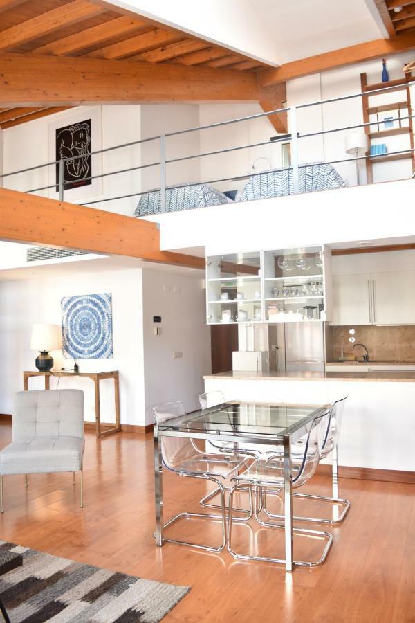 Architect-Designed Loft In A Historic Hilltop Neighborhood Lisbon Luaran gambar